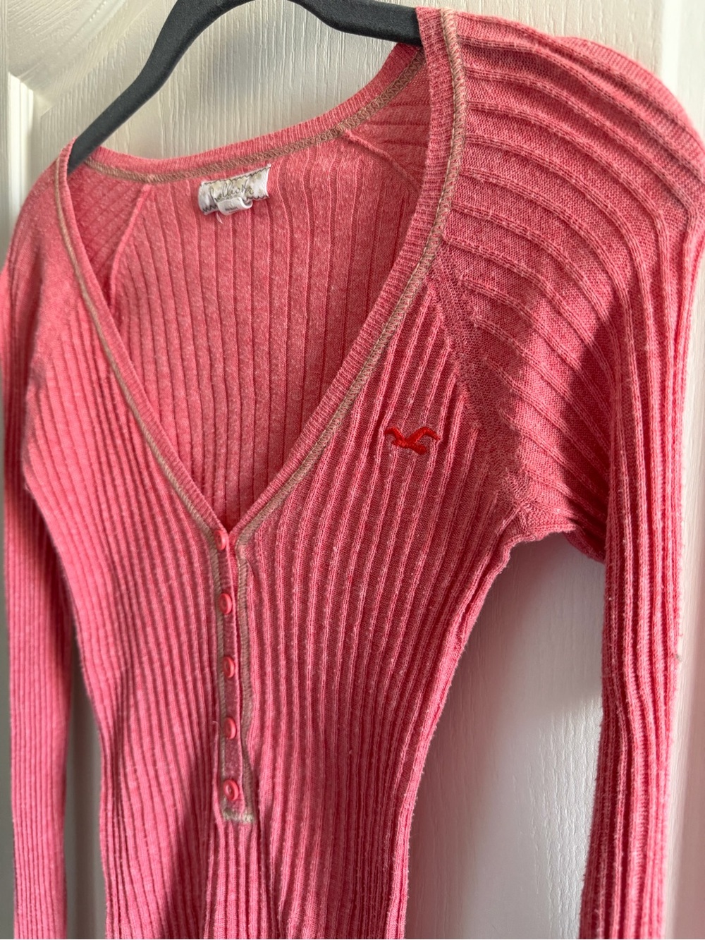 Hollister Pink Ribbed V-Neck Henley Sweater - Picture 5 of 9